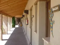 Tantaka - Albergue Los Meleses Hotels in Barbastro