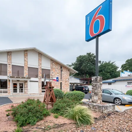 Motel 6 Boerne, TX