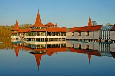 Ensana Thermal Hévíz Отели рядом с достопримечательностью «Термальное озеро Хевиз»