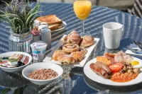 Aubrey Park Hotel - breakfast