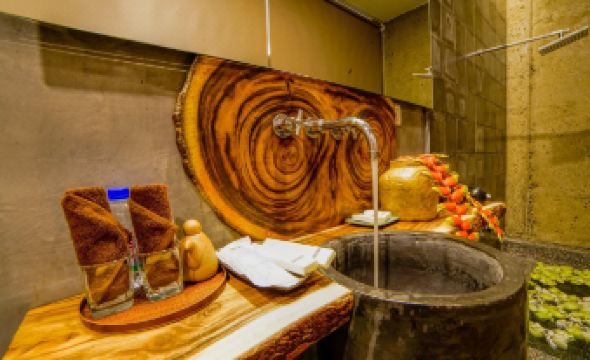 Sarina Boutique Hotel