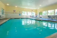 Comfort Suites Springfield-Eugene - Pools