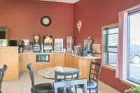 Super 8 by Wyndham Worthington Minnesota