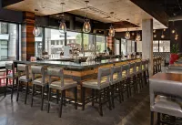 DoubleTree by Hilton St Paul Downtown - bar
