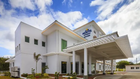 Microtel by Wyndham South Forbes Near Nuvali