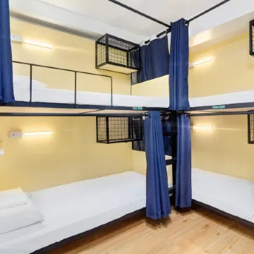 Nomad's Hub - Best Value Co-Living Hostel