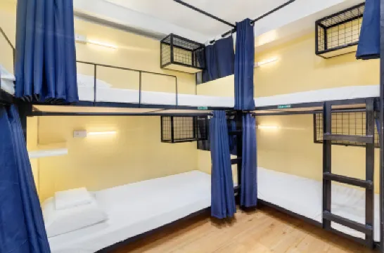 Nomad's Hub - Best Value Co-Living Hostel Hotel di 