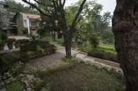 Hotel Aravali Các khách sạn gần Honey Moon Point