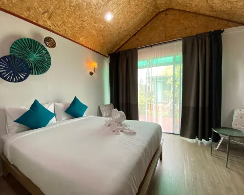 This Phe Resort Hotels near Ban Phe Pier