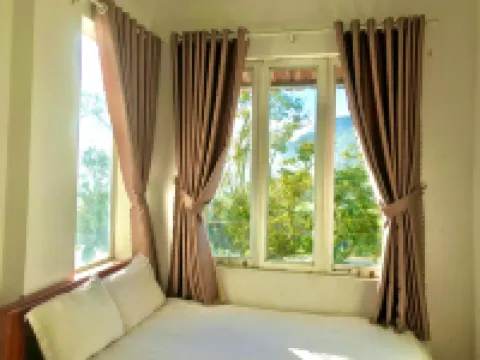 NHA NGHi Anh Sang Hotels in Duc Trong District