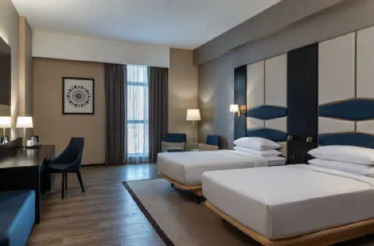 Four Points by Sheraton Production City, Dubai Отели рядом с достопримечательностью «Дубай Спортс Сити»