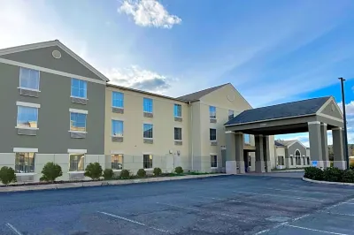 Wingate by Wyndham Clearfield Hotel a Decatur Township