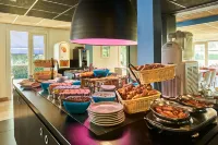 Kyriad Niort Est - la Crèche Hotels in Souvigne