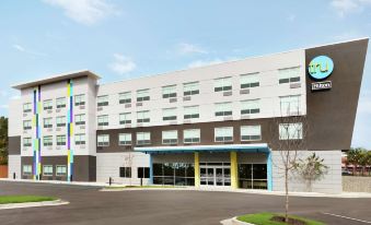 Tru by Hilton Harbison Columbia