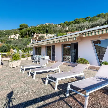 Les Balcons d'EZE Отели в г. Эз