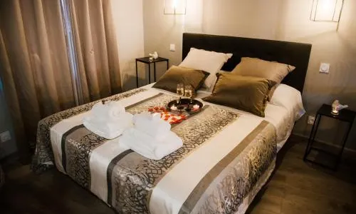 La Suite Romantique Avec Jacuzzi au Cœur de Perpignan