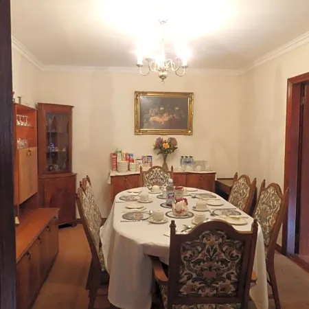 Hay Lane Lodge Bed & Breakfast Accommodation, Solihull