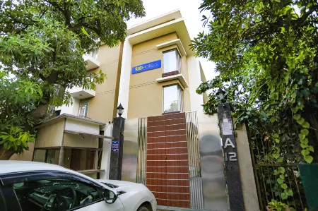 FabHotel Grand Olive Отели рядом с достопримечательностью «Sector 41 D Block Park»