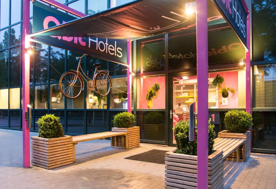 5. 큐빅 호텔 WT..