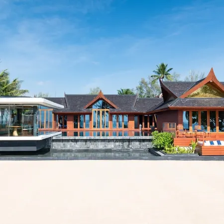 Iniala Beach House Отели рядом с достопримечательностью «Пляж Натай»