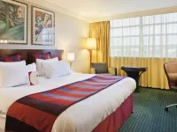 Crowne Plaza LIVERPOOL JOHN LENNON AIRPORT by IHG Hotel berhampiran Dewan Speke