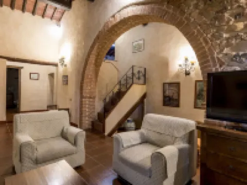 Borgo Il Poggiaccio Residenza Turistico Alberghiera Hoteles en Sovicille