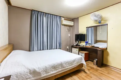 Seogwipo Roksan Motel Отели в г. 