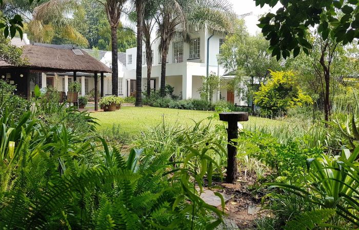 Six Valk Avenue Guest House