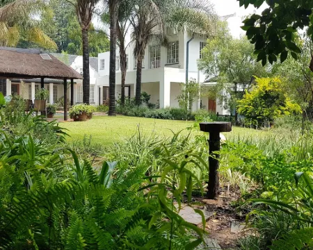 Six Valk Avenue Guest House Hotels in Fourways