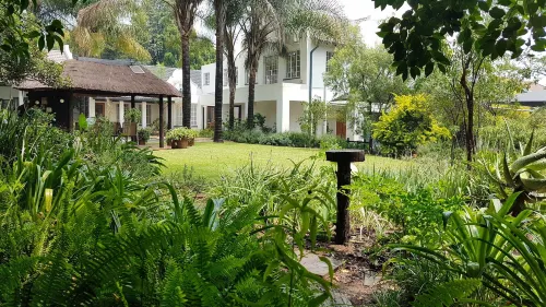 Six Valk Avenue Guest House