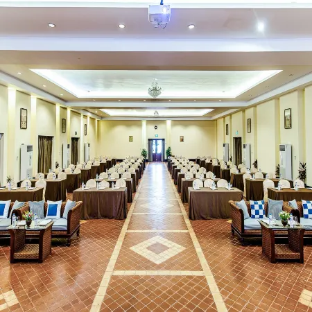 Ngwe Saung Yacht Club & Resort