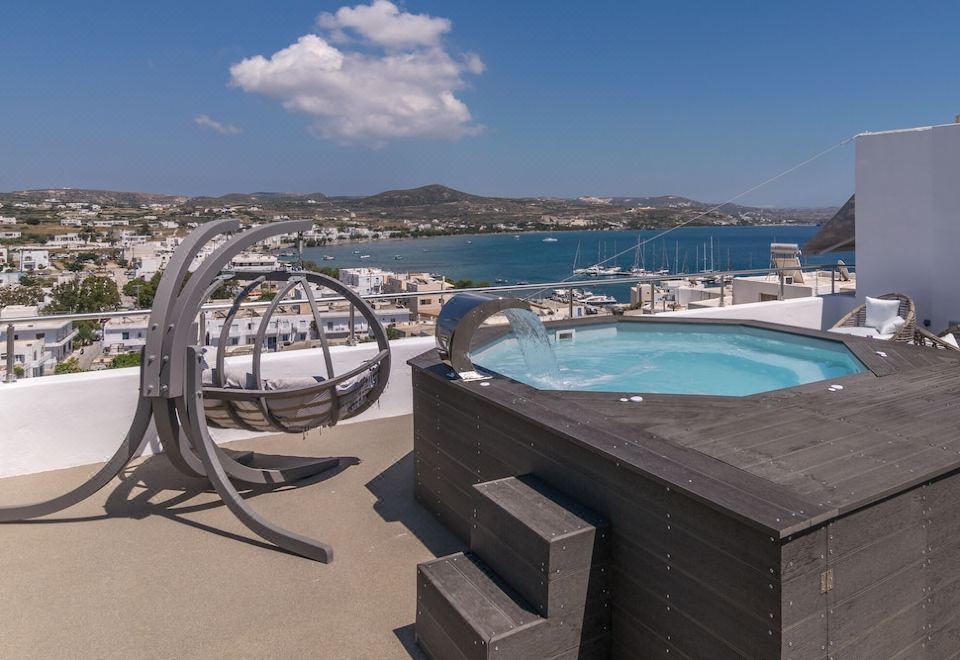 Uncle's Luxury Adamas Suites - Housity