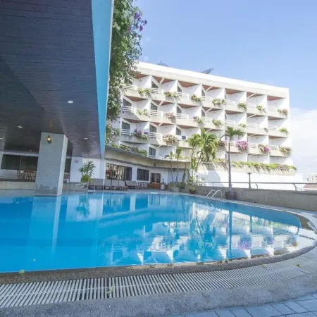 City Beach Resort