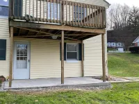 Country Living Patio Apartment in Town Hotel in zona West Virginia Power Baseball