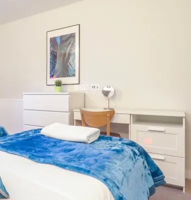 Tudors ESuites City Centre House
