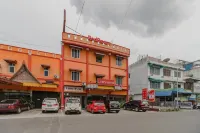 RedDoorz @ Pematangsiantar Hotel dekat Suzuya Pematangsiantar.