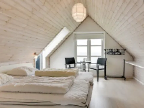 "Hillegonde" - 84m from the Sea