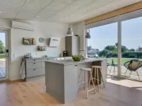 "Sebbi" - 90m from the Sea - Homestays