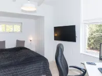 "Cedomir" - 625m from the Sea Hotels in Hornbaek