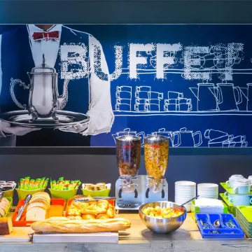 Ibis Budget Jakarta Menteng Отели рядом с достопримечательностью «Посольство Египта»