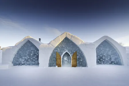 Hotel de Glace (Ice Hotel) Отели рядом с достопримечательностью «Nordique spa Stoneham»