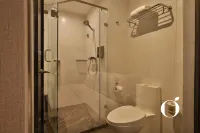 JuYue Hotel (Qingdao Haier Road Shilaoren Bathing Beach) - Beach