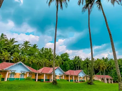 Villa Kuning Hotels in Lebak Regency