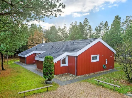 "Luciane" - 2.5km from the Sea Отели рядом с достопримечательностью «Houstrup»