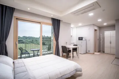 Seogwipo Okra Resort Отели рядом с достопримечательностью «Seongeup Folk Village»