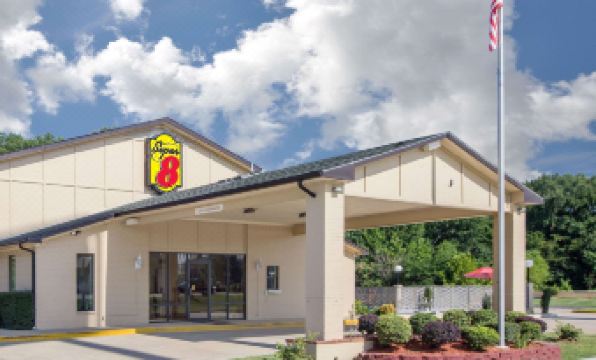 Super 8 by Wyndham Clarksville AR