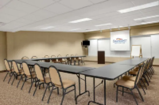 ベイモント バイ ウィンダム エルクハート エルクハートのホテル