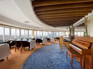 Golf Course Hotel