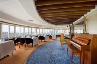 Golf Course Hotel