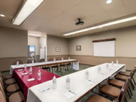 Travelodge by Wyndham Swift Current Hotels in Swift Current